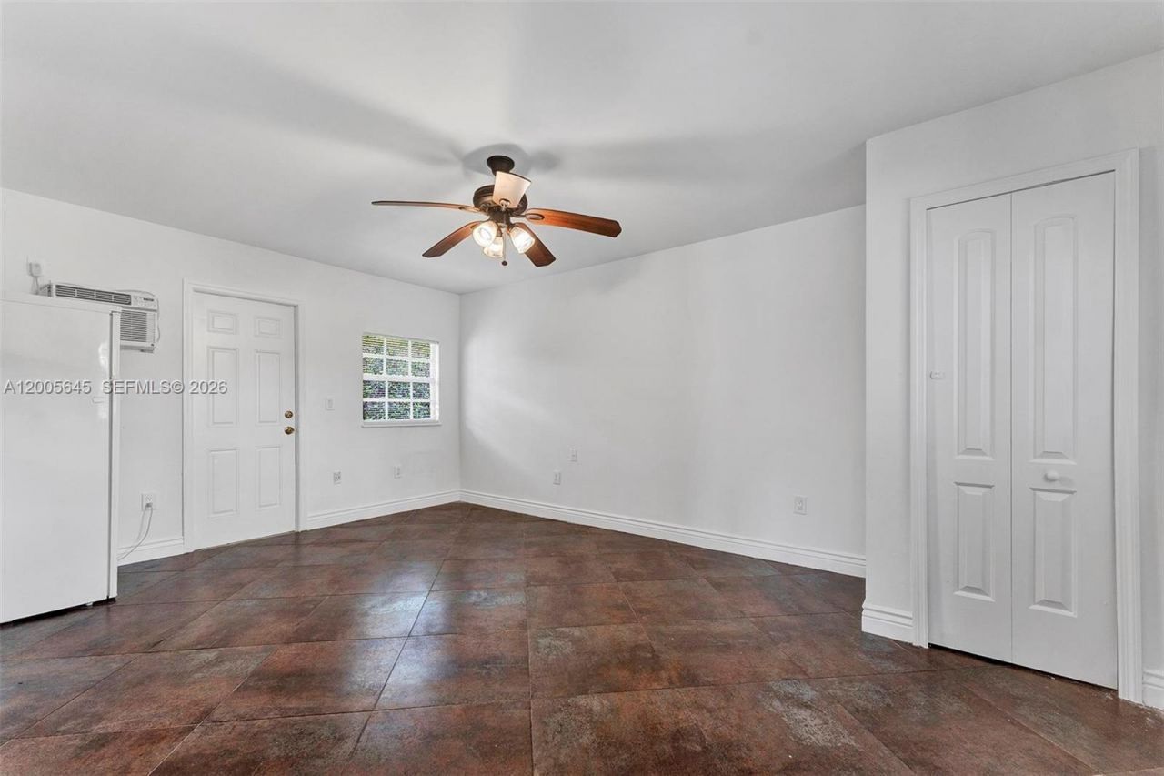 9750 SW 74th St , Miami, FL 33173 Photo