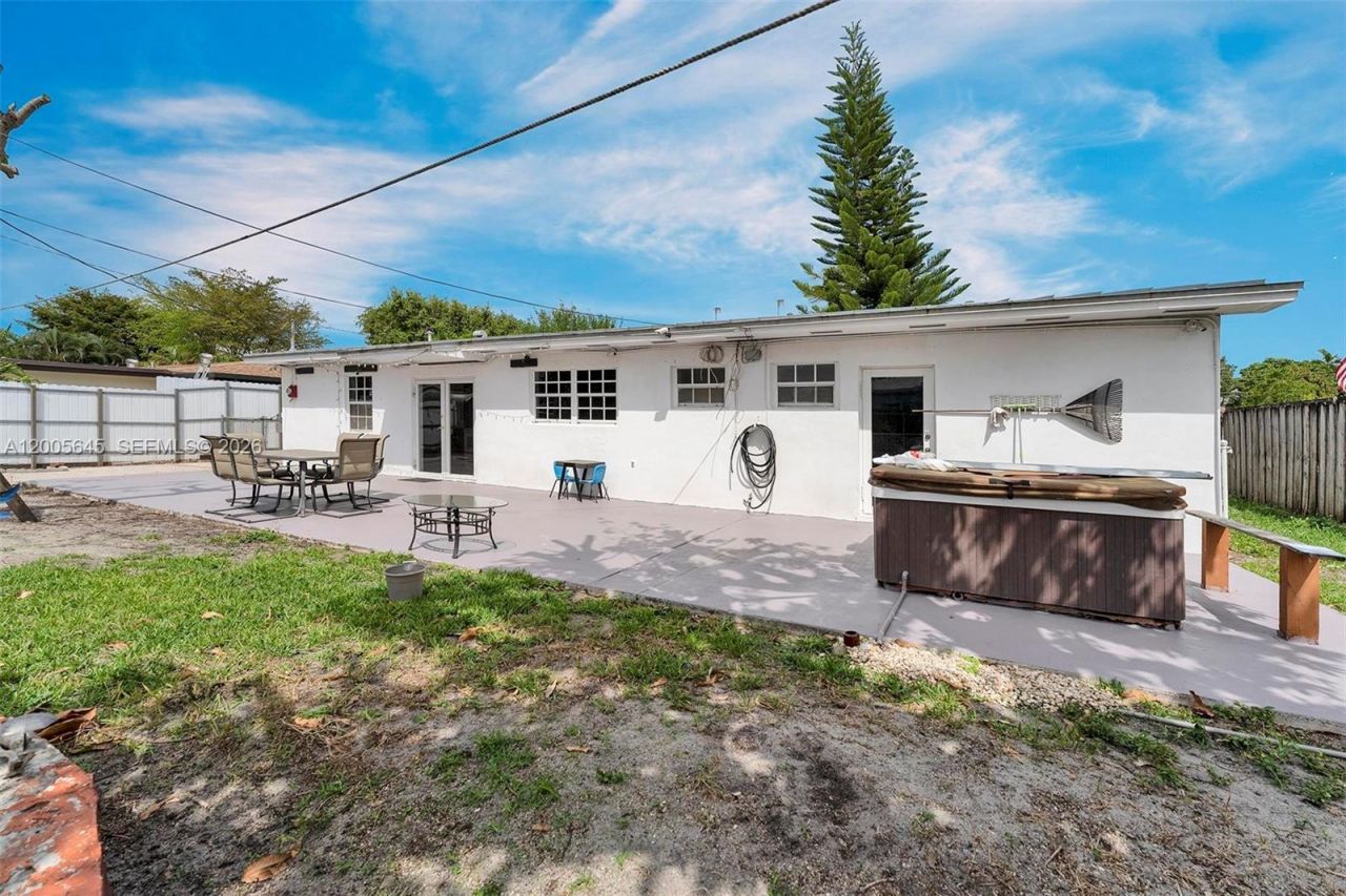 9750 SW 74th St , Miami, FL 33173 Photo