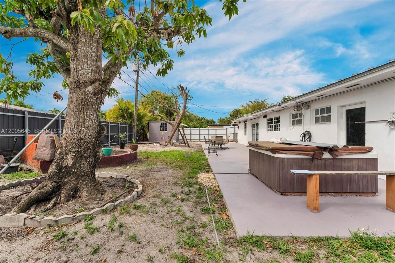 9750 SW 74th St , Miami, FL 33173 Photo