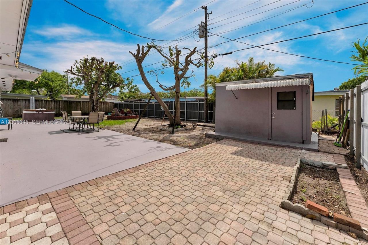 9750 SW 74th St , Miami, FL 33173 Photo