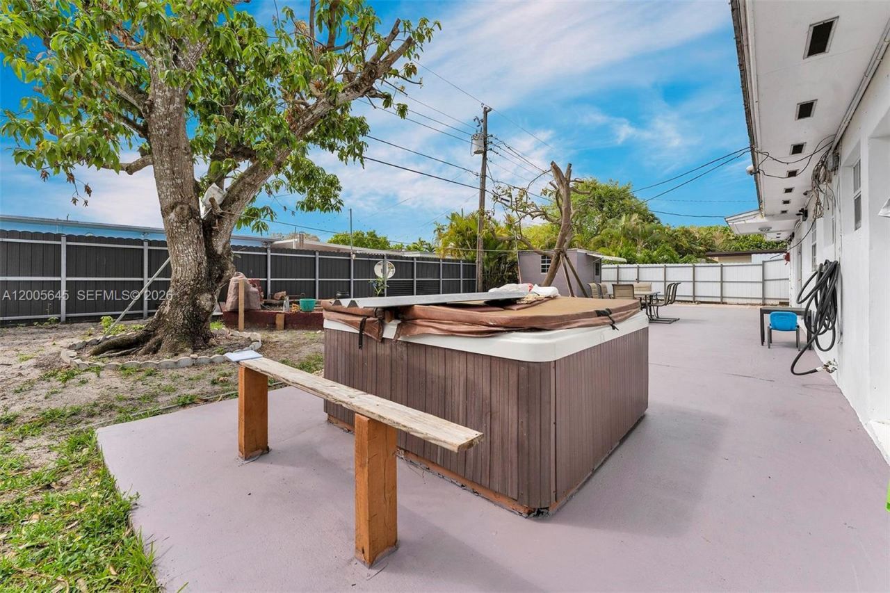 9750 SW 74th St , Miami, FL 33173 Photo