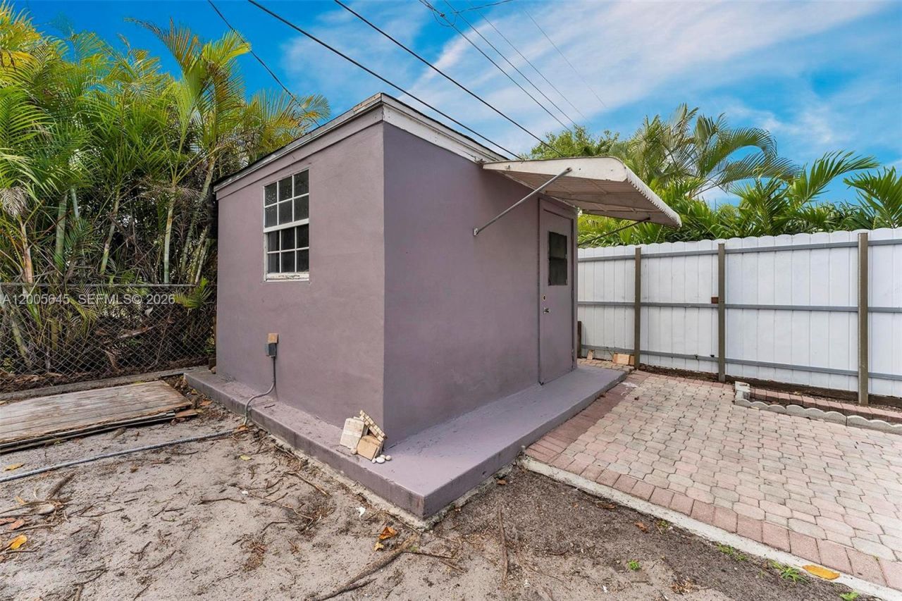 9750 SW 74th St , Miami, FL 33173 Photo