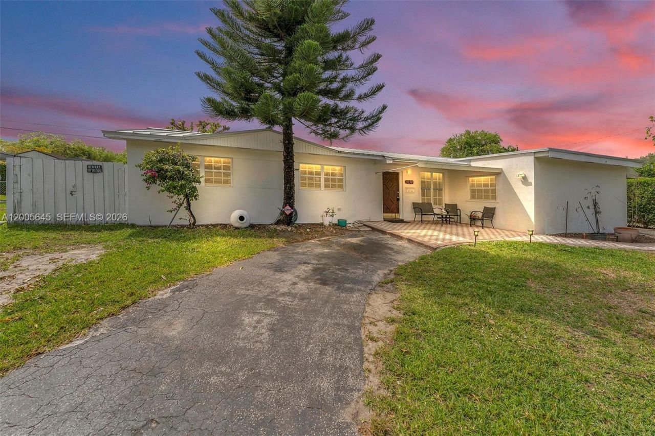 9750 SW 74th St , Miami, FL 33173 Photo