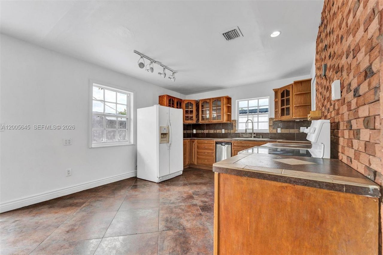 9750 SW 74th St , Miami, FL 33173 Photo