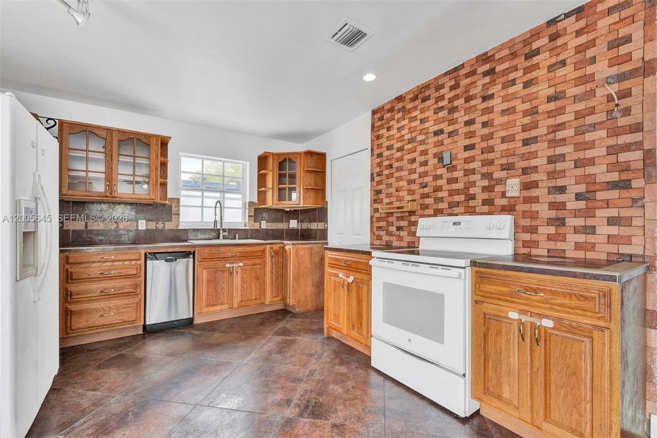 9750 SW 74th St , Miami, FL 33173 Photo