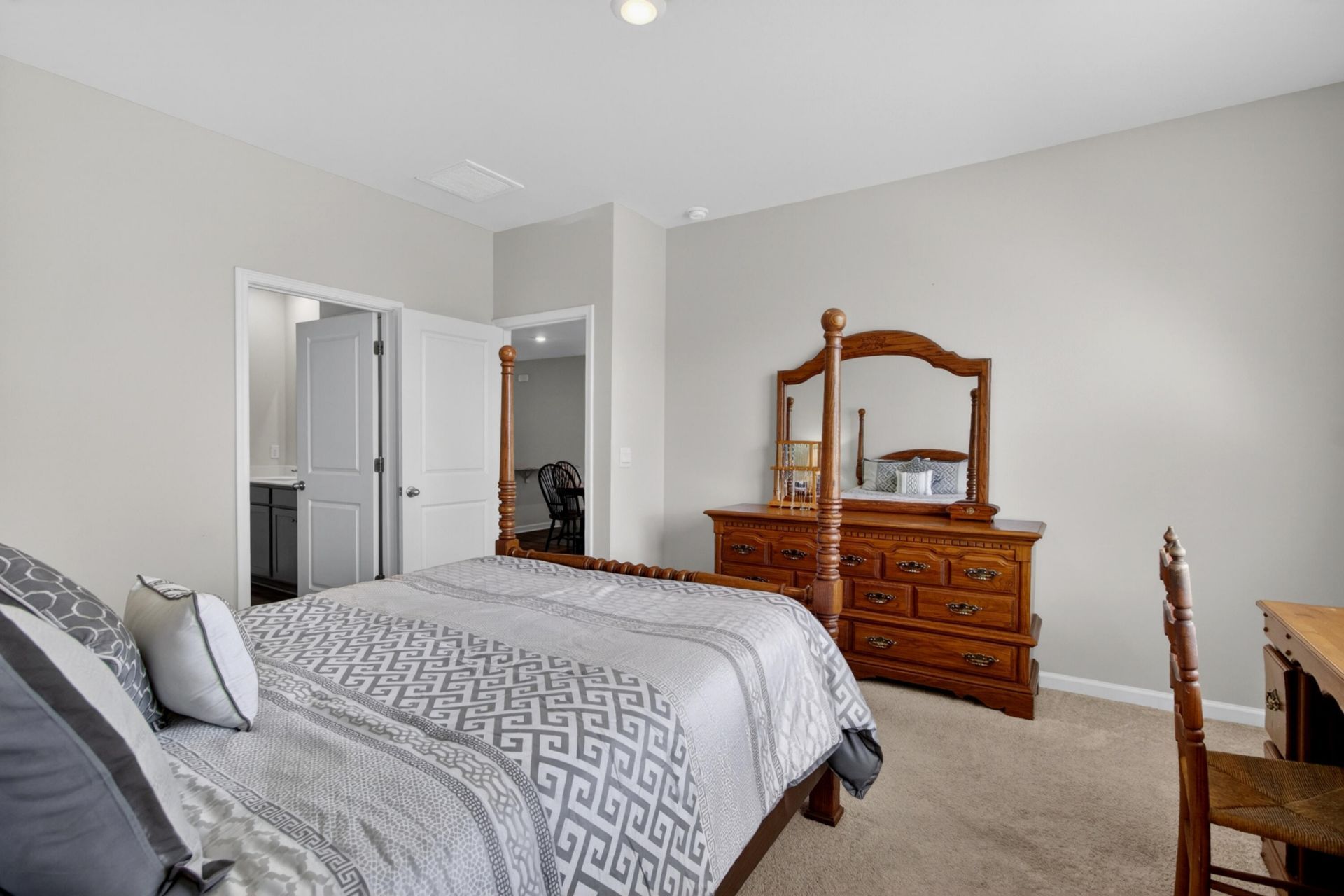 410 Eastern Pine Photo 14