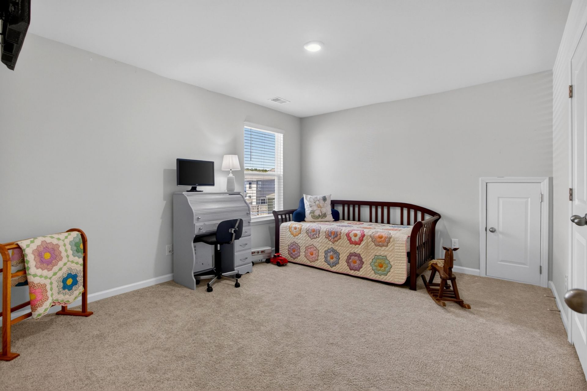 410 Eastern Pine Photo 23