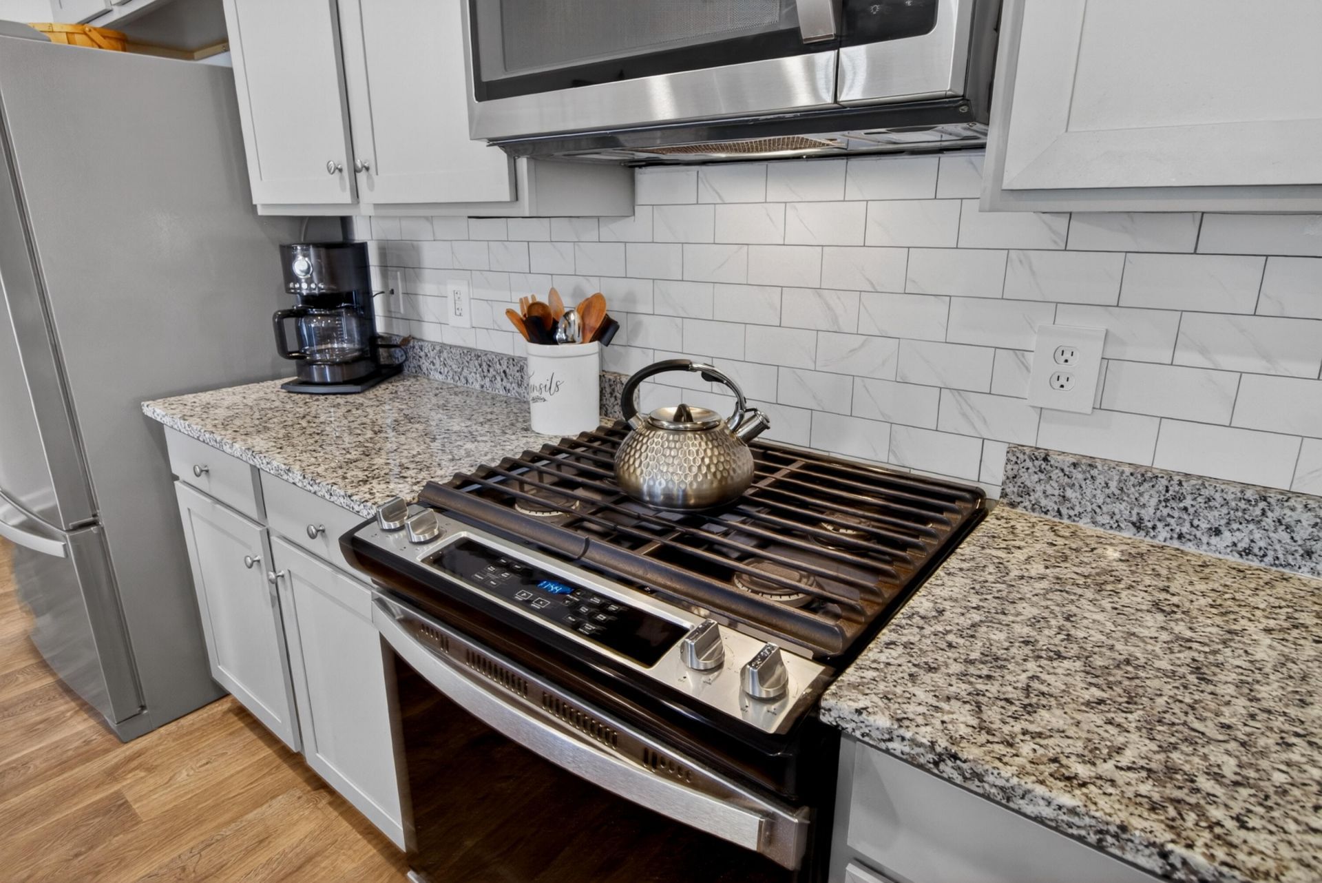 410 Eastern Pine Photo 6