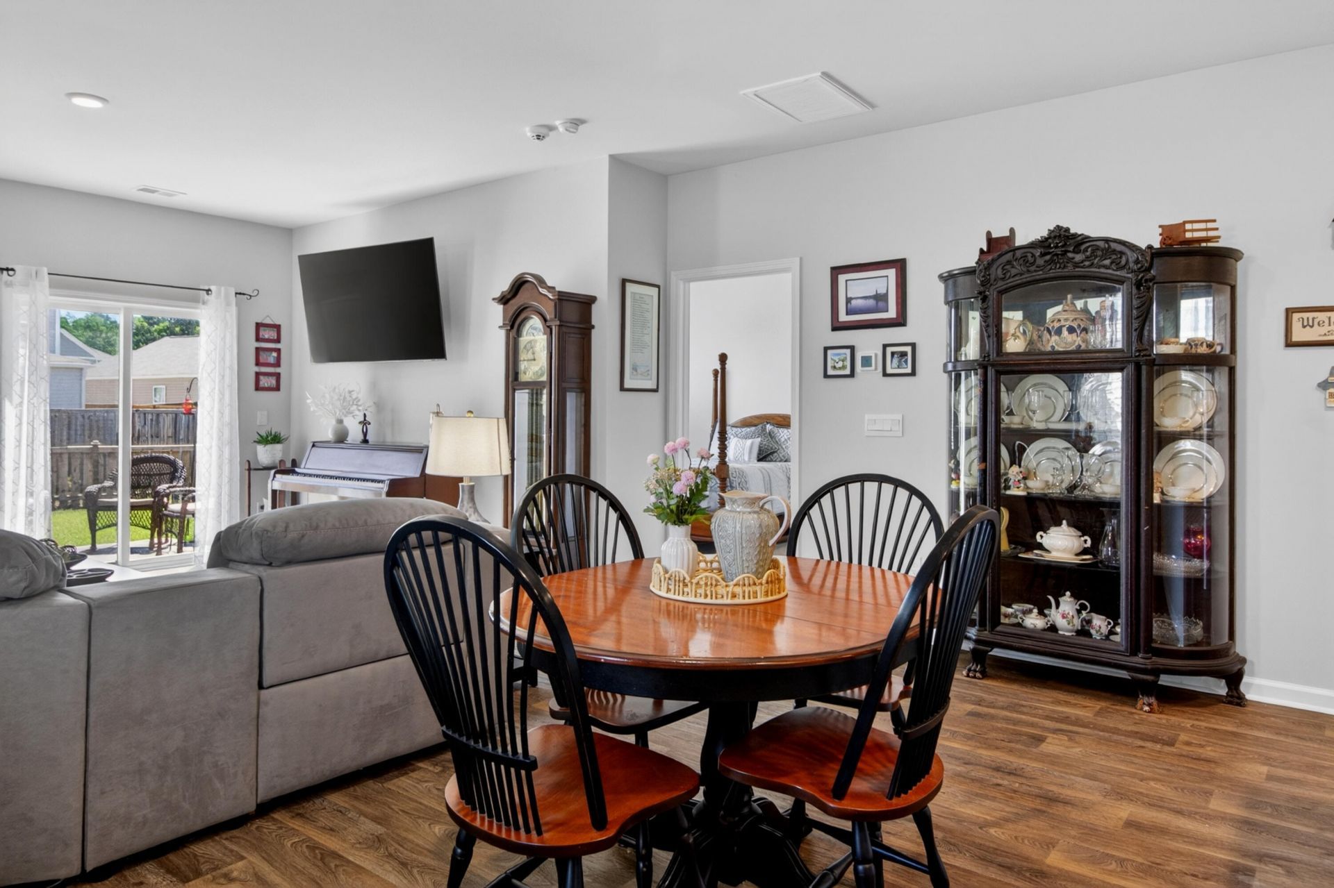 410 Eastern Pine Photo 8