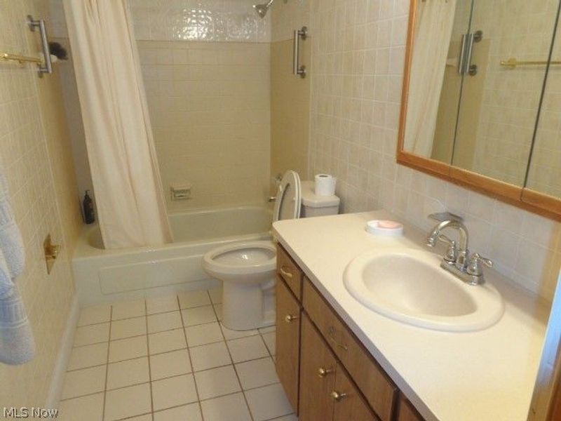 6195 Jamestown Drive, Parma, OH 44134 Photo 23