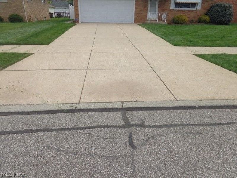 6195 Jamestown Drive, Parma, OH 44134 Photo 29