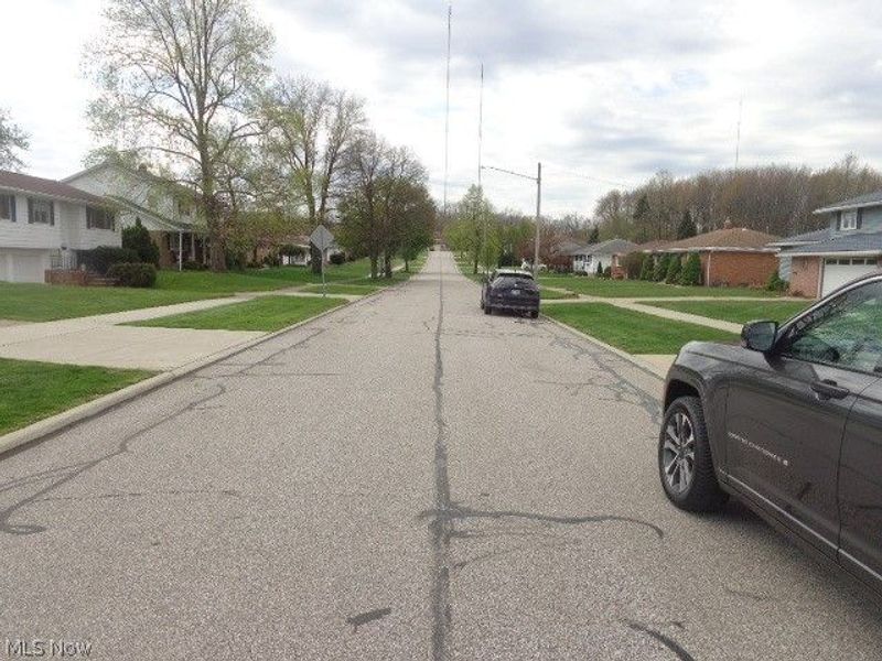 6195 Jamestown Drive, Parma, OH 44134 Photo 32