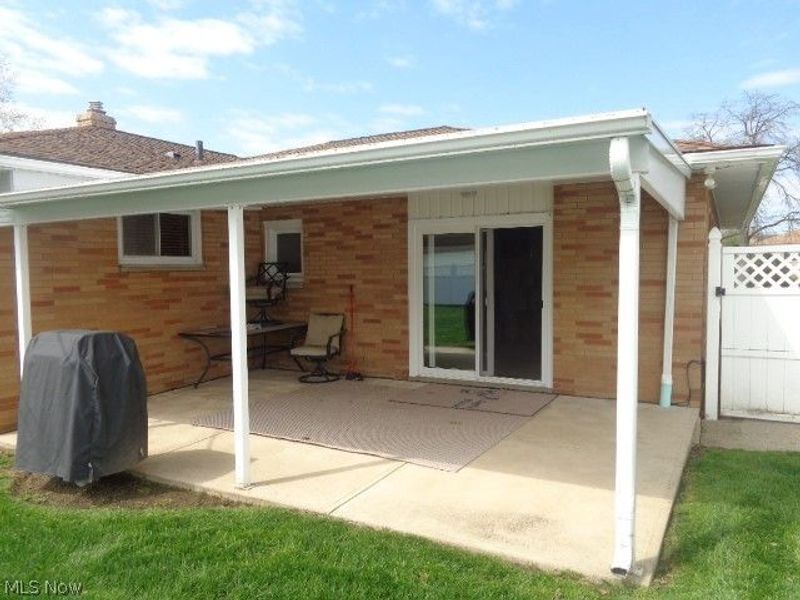 6195 Jamestown Drive, Parma, OH 44134 Photo 4