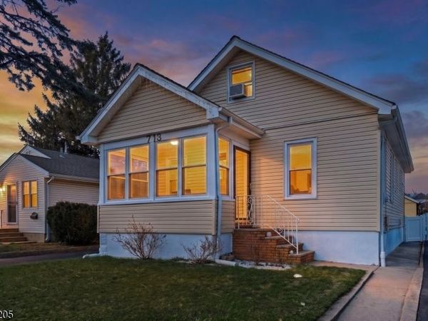 7 Henderson Blvd, Fair Lawn, NJ 07410