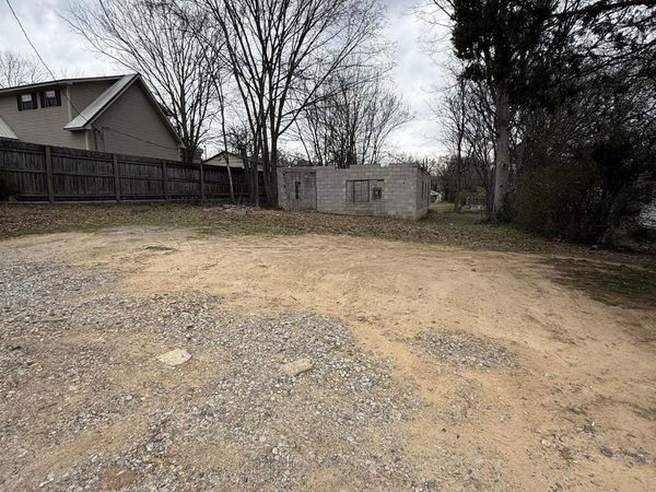 150 W Wycough, Batesville, AR 72501