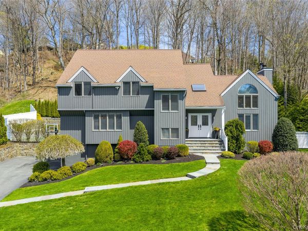 25 Pheasant Run Road, Pleasantville, NY 10570