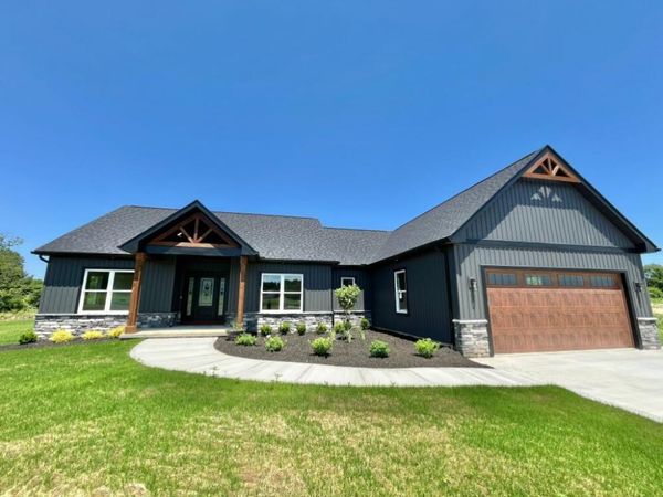 4254 Stone Hill Drive E, Carroll, OH 43112