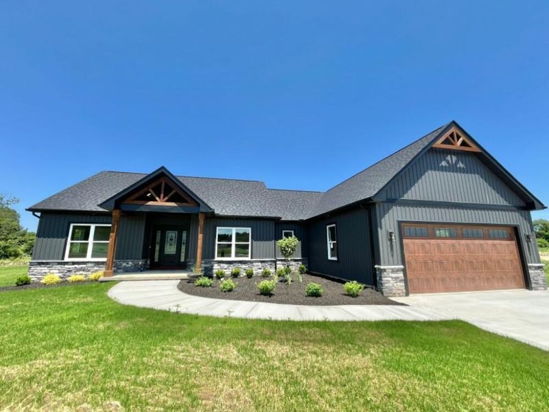 4254 Stone Hill Drive E, Carroll, OH 43112 Photo 1