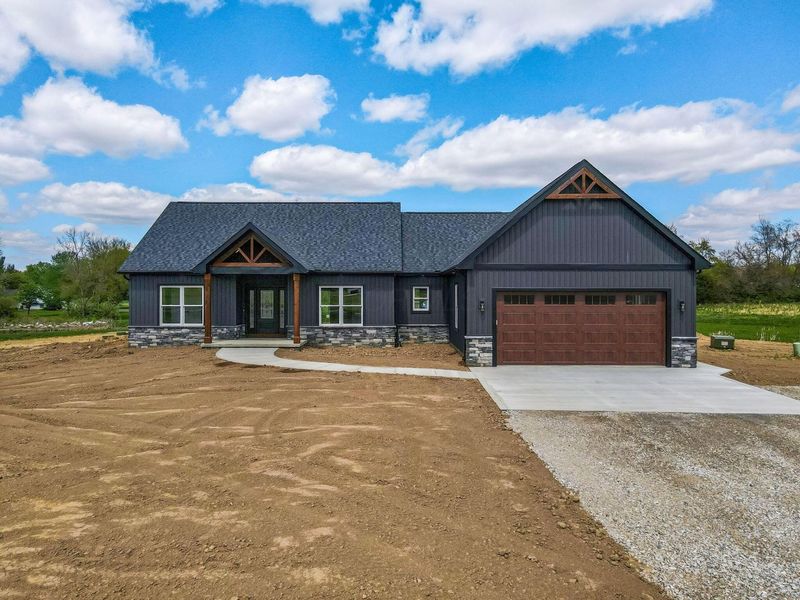 4254 Stone Hill Drive E, Carroll, OH 43112 Photo 1