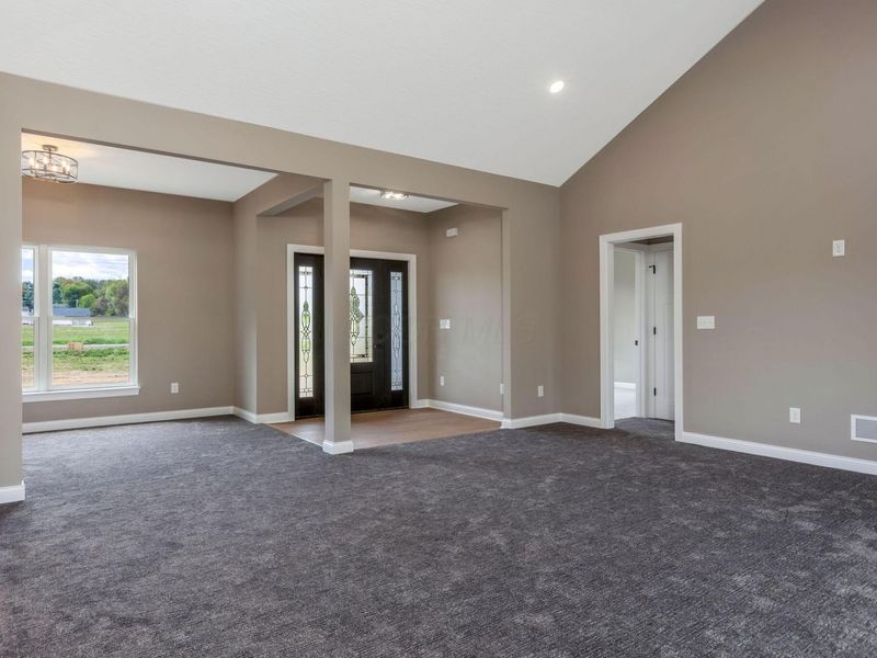 4254 Stone Hill Drive E, Carroll, OH 43112 Photo 12