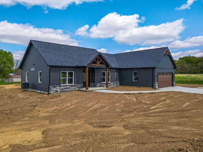 4254 Stone Hill Drive E, Carroll, OH 43112 Photo 4