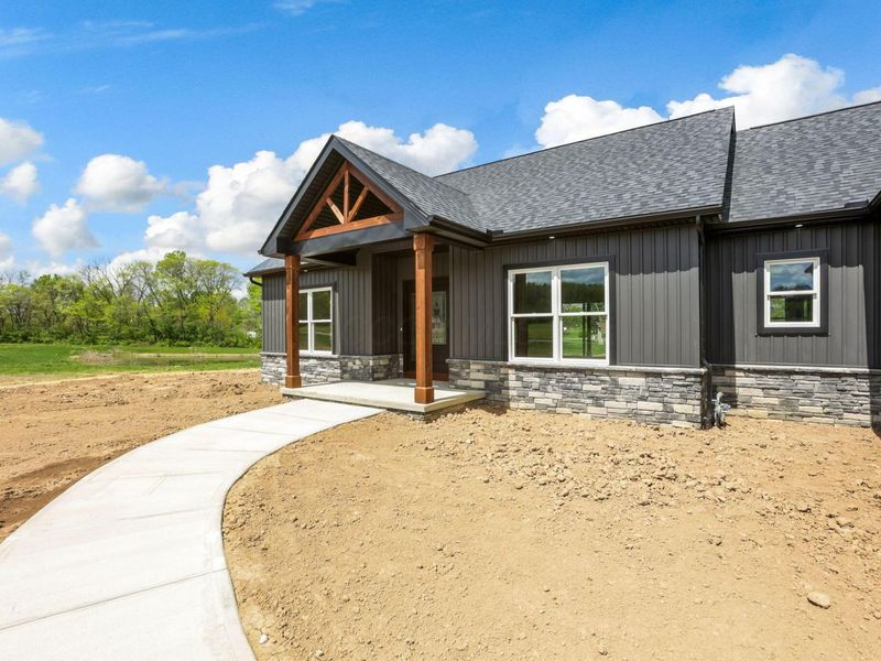 4254 Stone Hill Drive E, Carroll, OH 43112 Photo 4