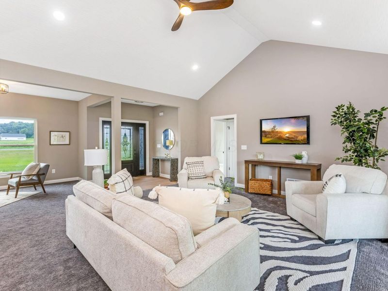 4254 Stone Hill Drive E, Carroll, OH 43112 Photo 8