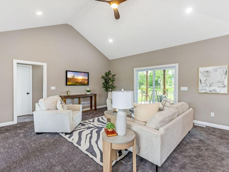4254 Stone Hill Drive E, Carroll, OH 43112 Photo 9