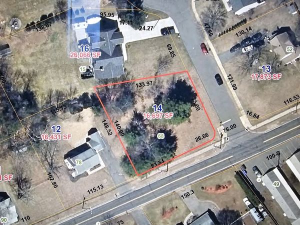 68 North St, Agawam, MA 01001