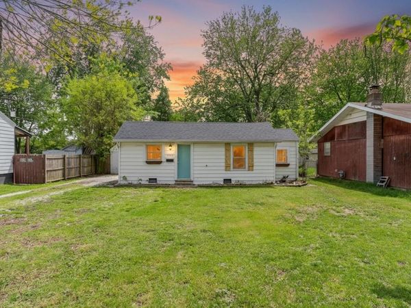 1536 E Whiteside Street , Springfield, MO 65804