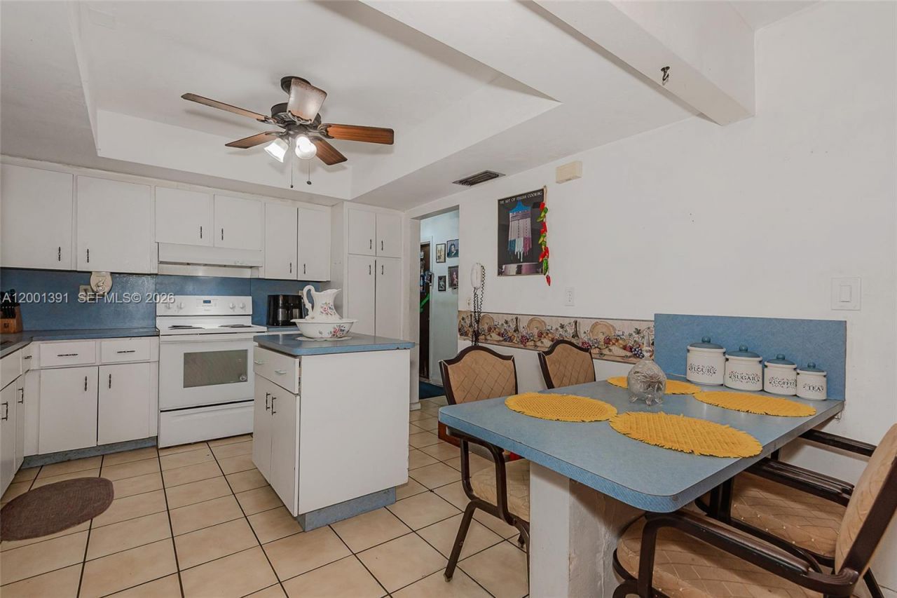 401 NW 93rd Ave, Pembroke Pines, FL 33024 Photo