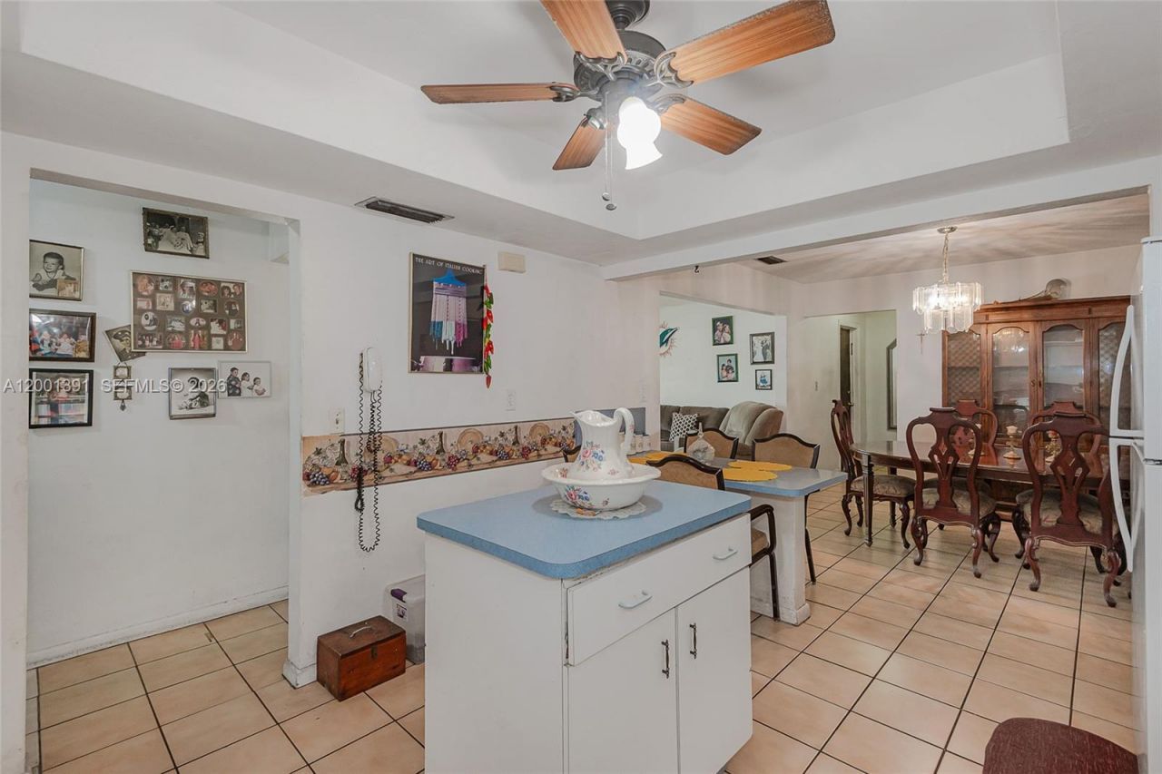 401 NW 93rd Ave, Pembroke Pines, FL 33024 Photo