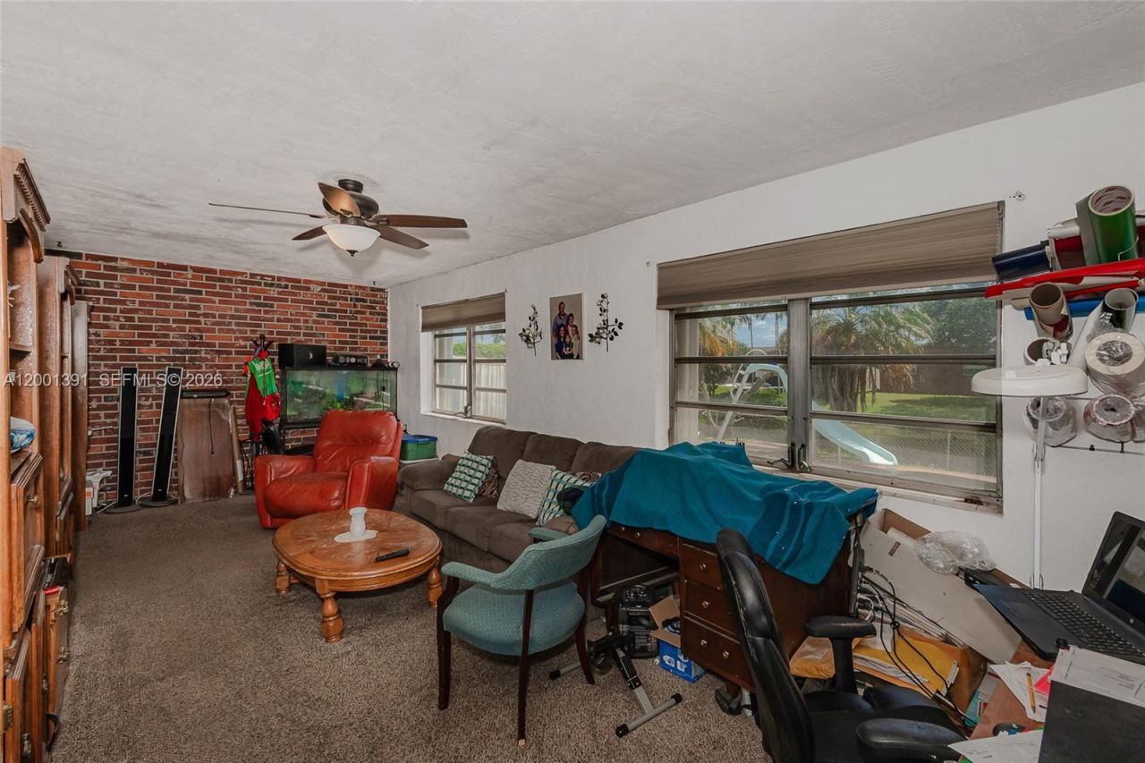 401 NW 93rd Ave, Pembroke Pines, FL 33024 Photo