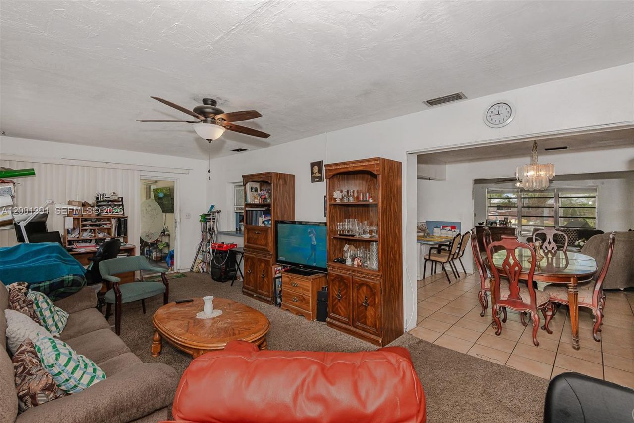 401 NW 93rd Ave, Pembroke Pines, FL 33024 Photo