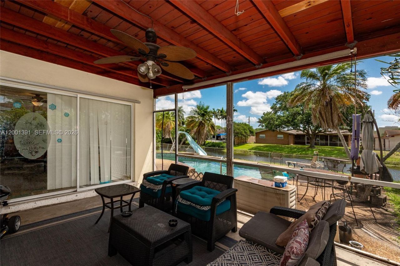 401 NW 93rd Ave, Pembroke Pines, FL 33024 Photo