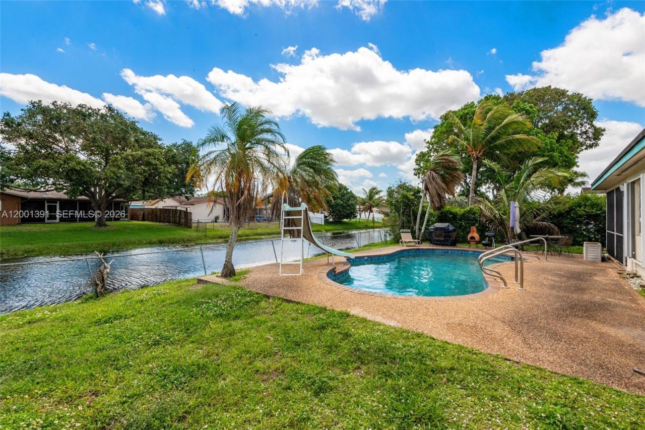 401 NW 93rd Ave, Pembroke Pines, FL 33024 Photo