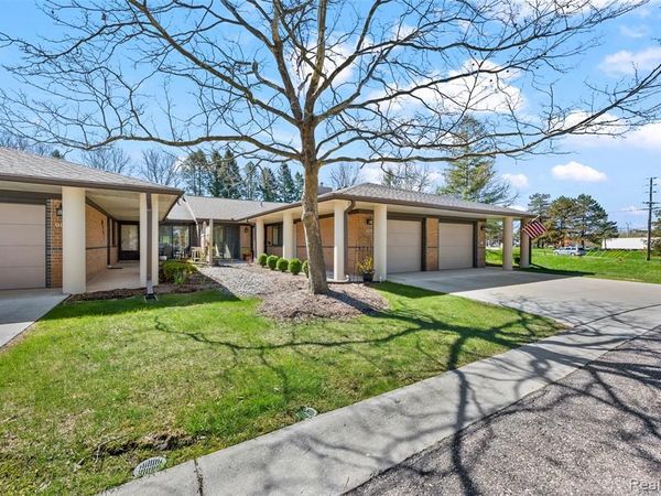 985 Wexford Way , Rochester Hills, MI 48307