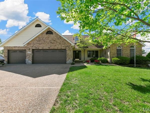 609 Meyer Road , Wentzville, MO 63385