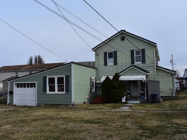 210 Maple Ln , Pittsburgh, PA 15225