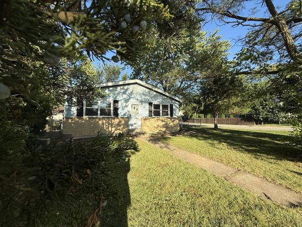 510 Hickory Street , Mundelein, IL 60060