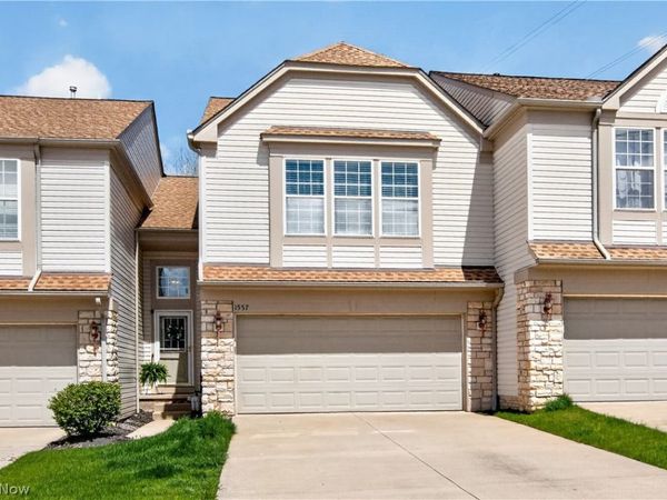1557 N Yorkshire Drive, Broadview Heights, OH 44147