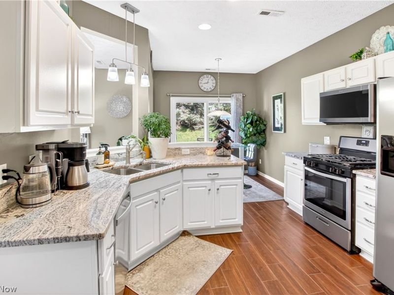 1557 N Yorkshire Drive, Broadview Heights, OH 44147 Photo 13