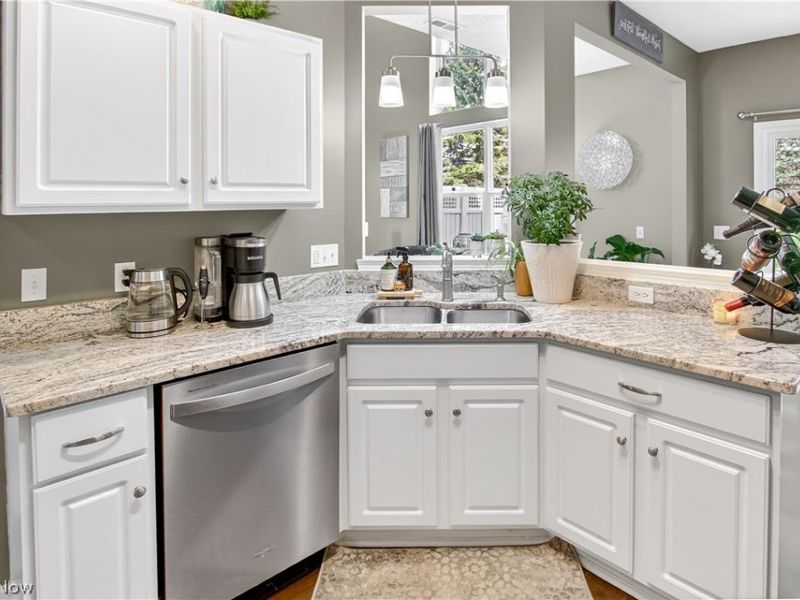 1557 N Yorkshire Drive, Broadview Heights, OH 44147 Photo 14