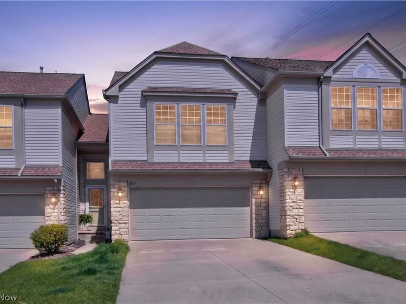 1557 N Yorkshire Drive, Broadview Heights, OH 44147 Photo 2