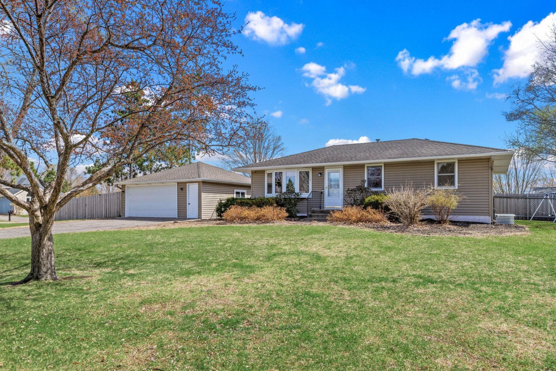 1720 131st Avenue Nw, Coon Rapids, MN 55448 Main Photo