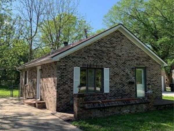8404 Greenwood Road, Raytown, MO 64138