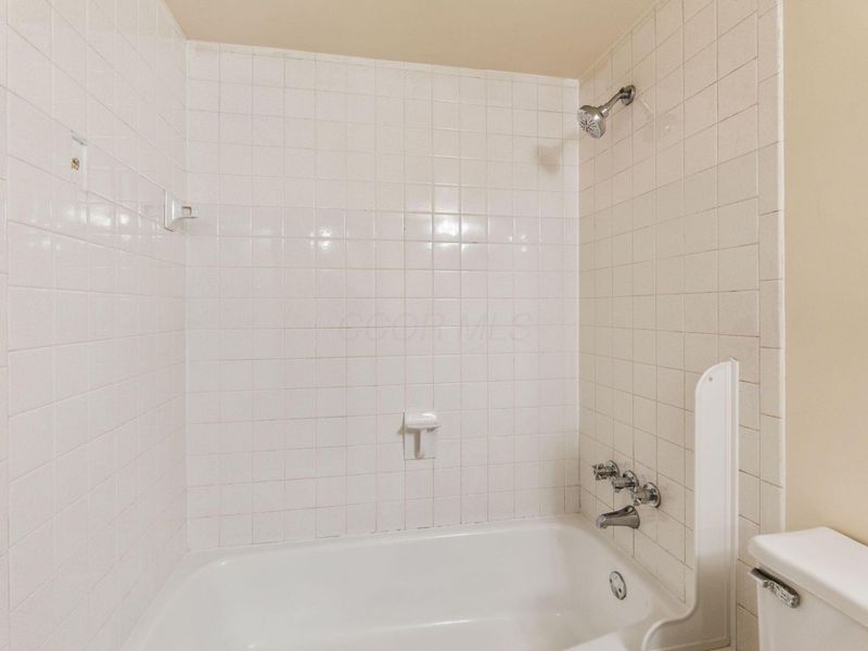 357 E 14th Avenue, Columbus, OH 43201 Photo 20