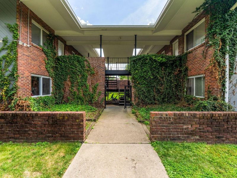 357 E 14th Avenue, Columbus, OH 43201 Photo 6