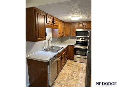 120 S 38 Avenue, Unit APT 15, Omaha, NE 68131