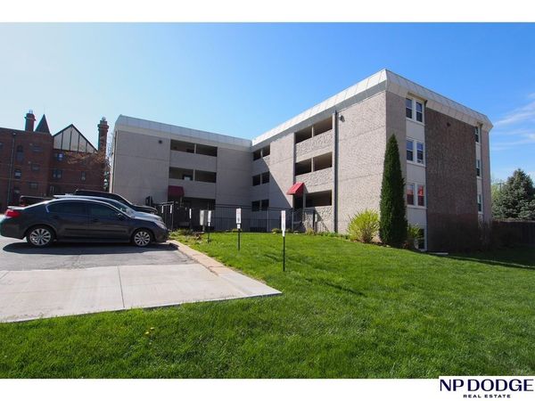 120 S 38 Avenue , Unit APT 15, Omaha, NE 68131